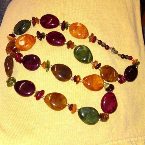 💎 Multiple Color Jade-like Necklace - Picture 6 of 8